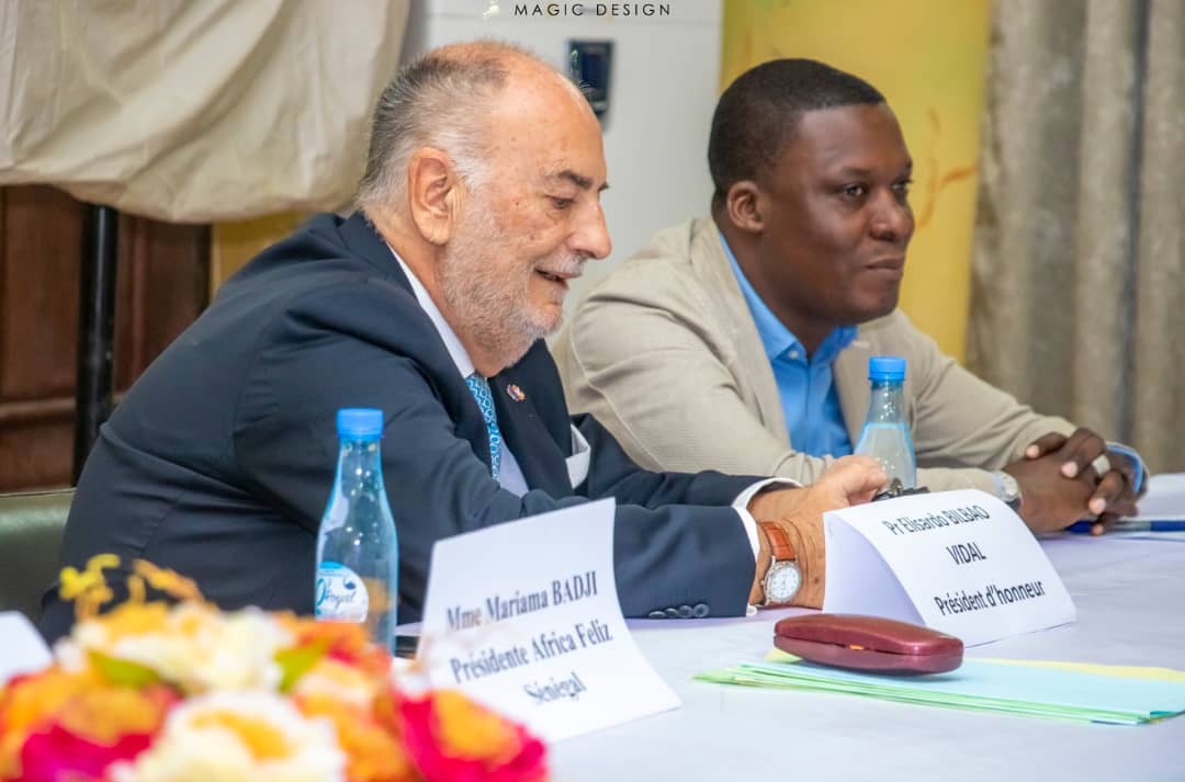 Pr. Elisardo BILBAO VIDAL, Président d'honneur, en réunion institutionnelle